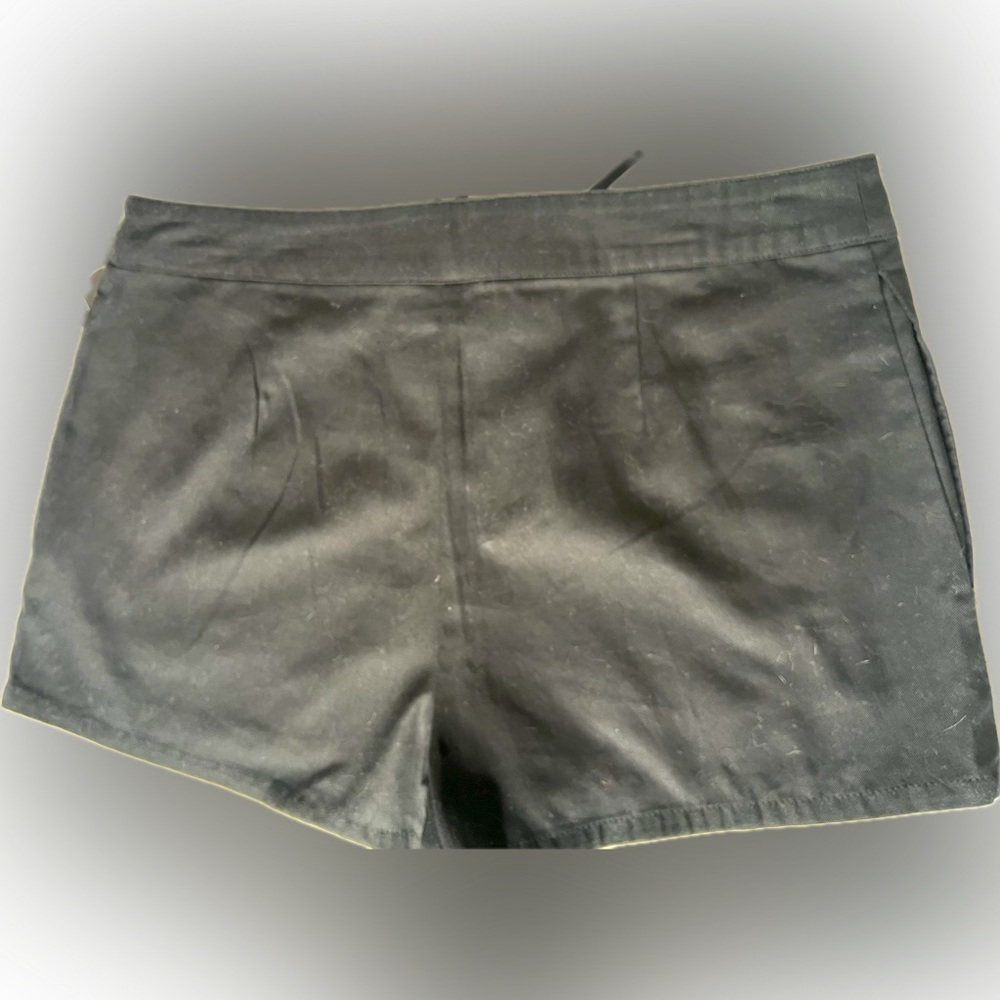 Ladies Pirates of the Caribbean Lace up  Shorts - Picture 5 of 5